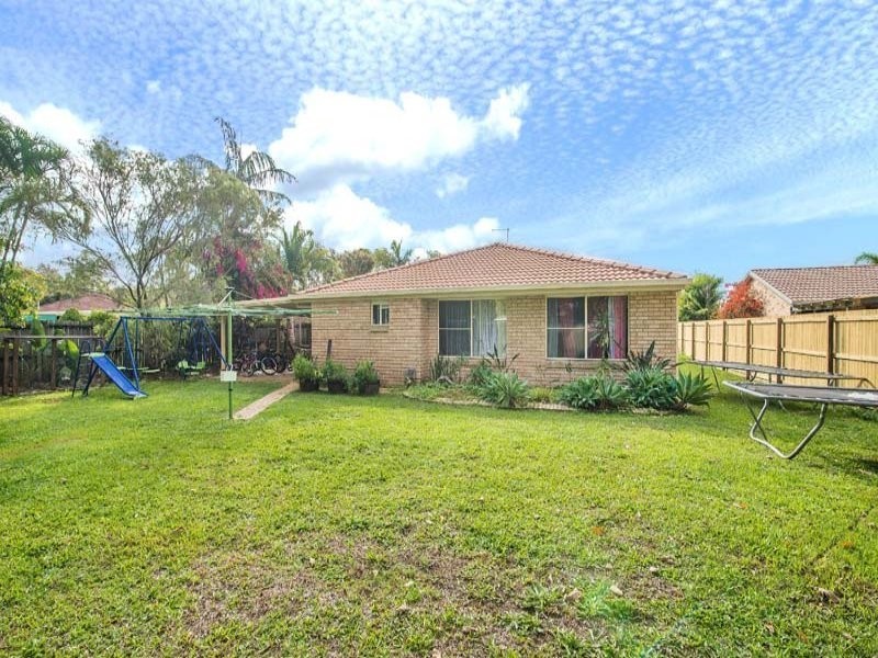5 Eloura Court, Ocean Shores NSW 2483
