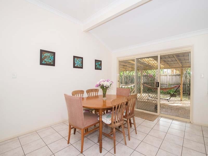 5 Eloura Court, Ocean Shores NSW 2483