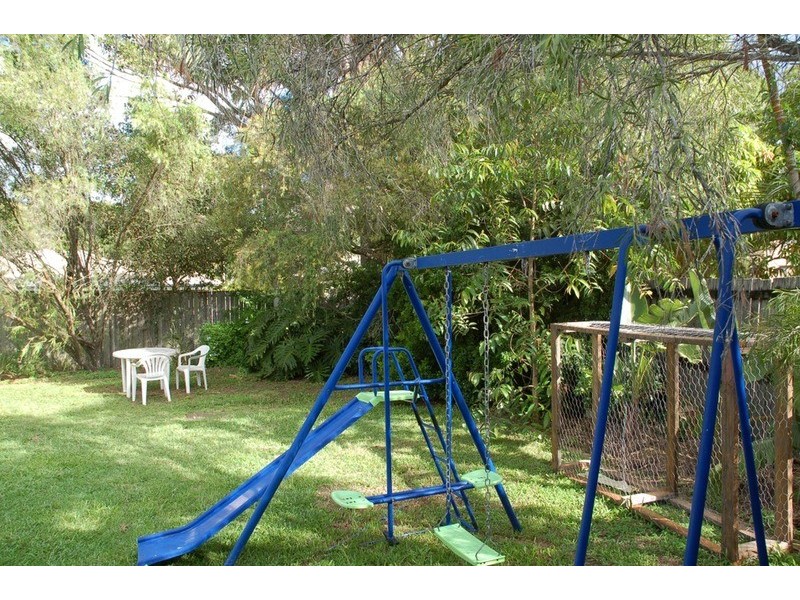5 Eloura Court, Ocean Shores NSW 2483