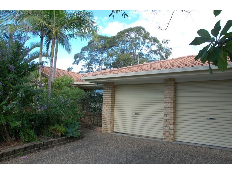 5 Eloura Court, Ocean Shores NSW 2483