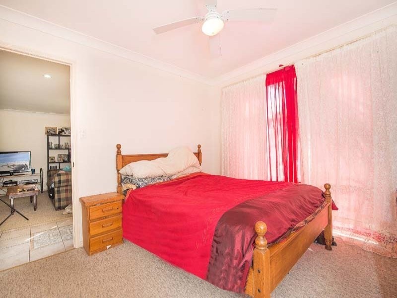5 Eloura Court, Ocean Shores NSW 2483