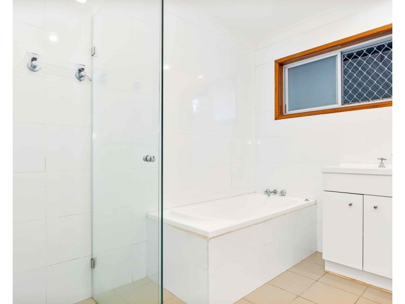 4 Qui Court, Ocean Shores NSW 2483