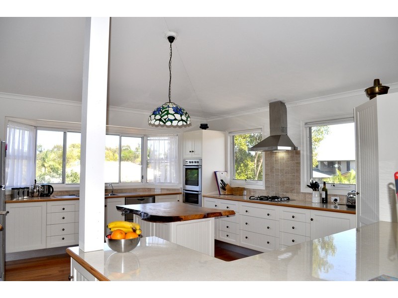 34 Mia Court, Ocean Shores NSW 2483