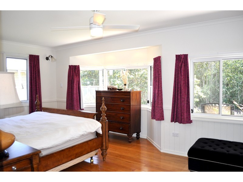 34 Mia Court, Ocean Shores NSW 2483