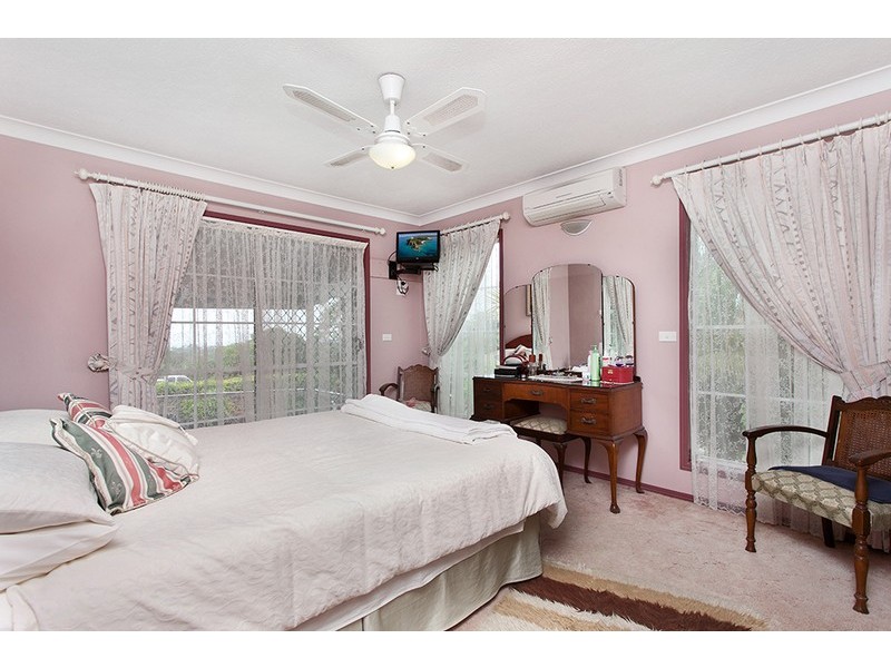 11 Tongarra Drive, Ocean Shores NSW 2483