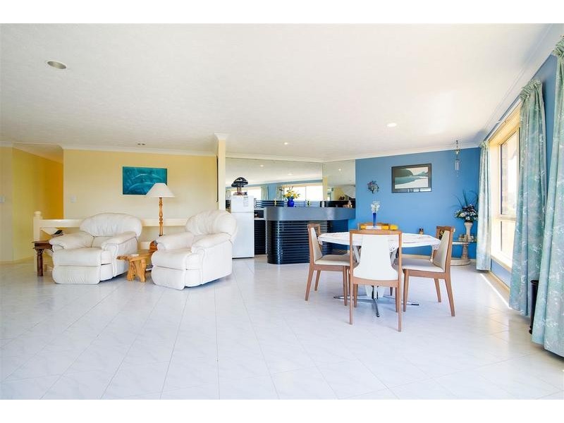 14 Kanandah Court, Ocean Shores NSW 2483