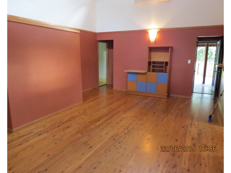 8 Matong Drive, Ocean Shores NSW 2483