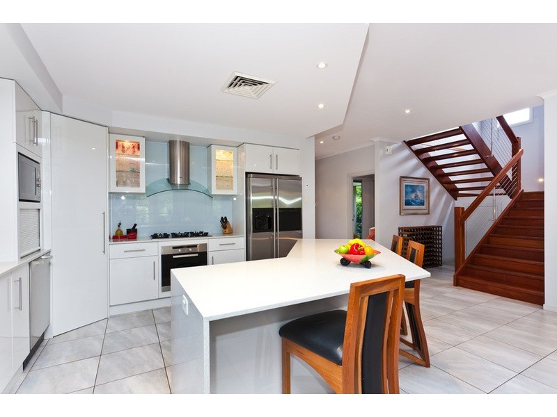 30 Mia Court, Ocean Shores NSW 2483