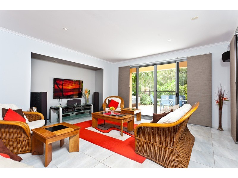 30 Mia Court, Ocean Shores NSW 2483