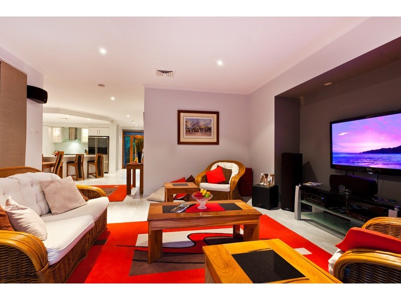 30 Mia Court, Ocean Shores NSW 2483