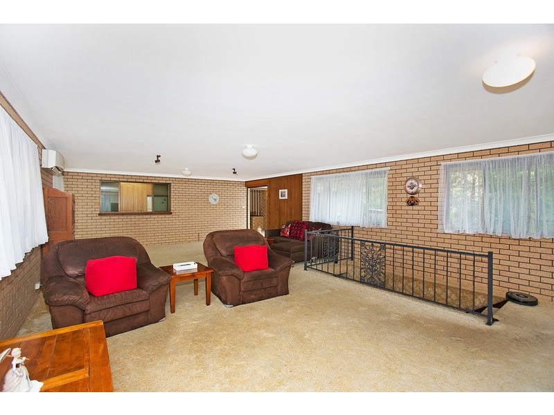 6 Warrambool Road, Ocean Shores NSW 2483