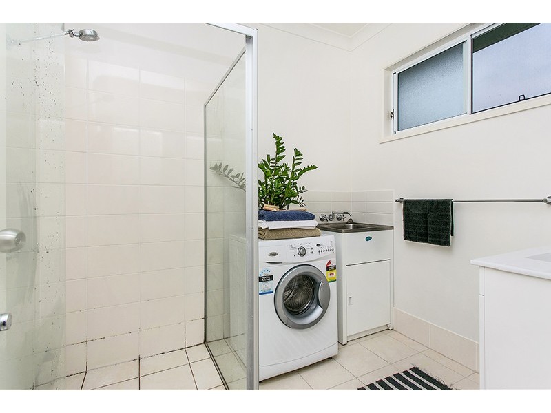 1B Namoi Glen, Ocean Shores NSW 2483