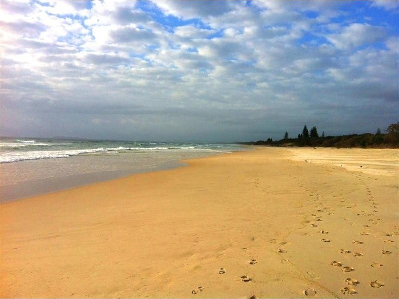 23 Berrimbillah Court, Ocean Shores NSW 2483