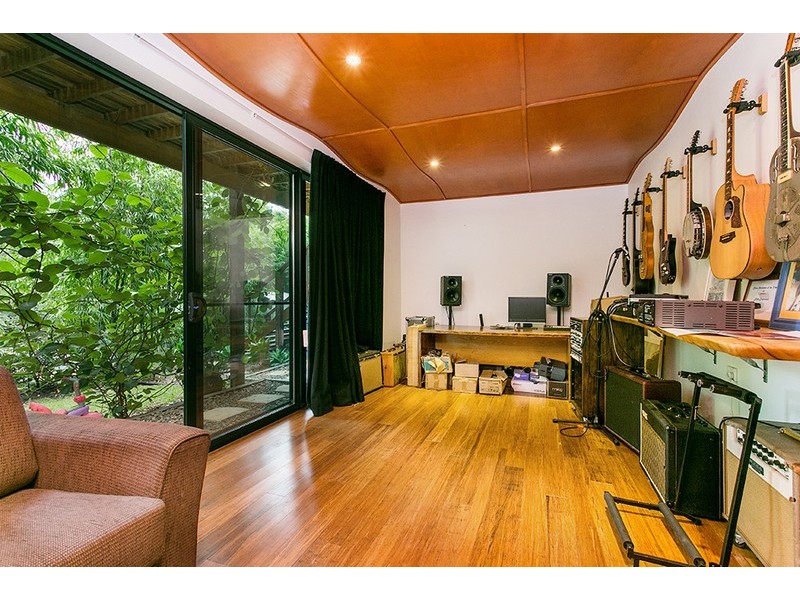 21 Mundurra Avenue, Ocean Shores NSW 2483