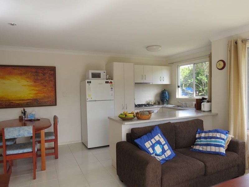1/1 Nandroya Avenue, Ocean Shores NSW 2483