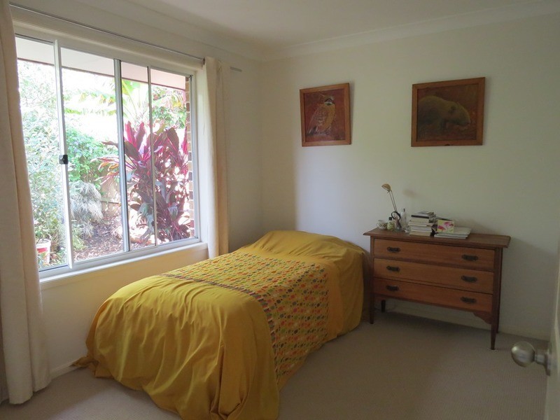 1/1 Nandroya Avenue, Ocean Shores NSW 2483