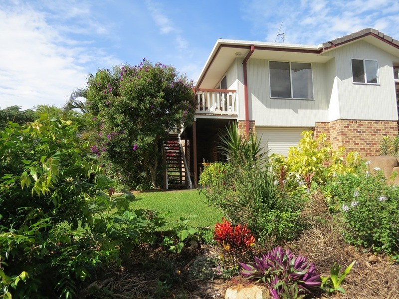 1/1 Nandroya Avenue, Ocean Shores NSW 2483