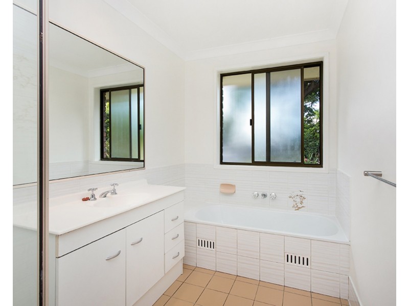 2  Bobra Glen, Ocean Shores NSW 2483