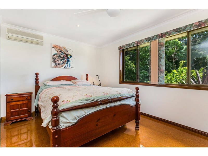 2 Harah Court, Ocean Shores NSW 2483
