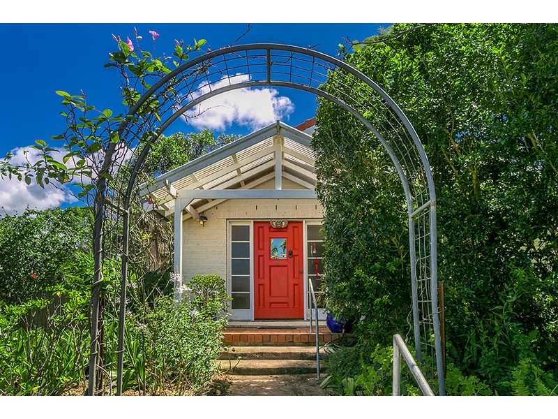 8 Katya Court, Ocean Shores NSW 2483