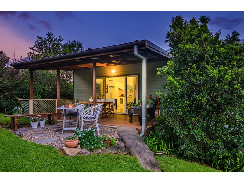 1/2 Palmer Avenue, Ocean Shores NSW 2483