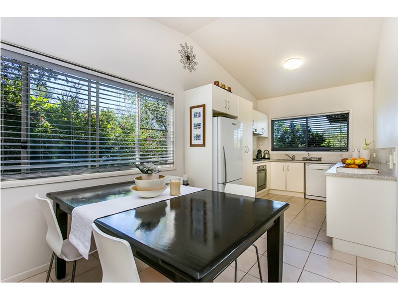 1/2 Palmer Avenue, Ocean Shores NSW 2483