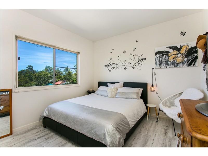 1/2 Palmer Avenue, Ocean Shores NSW 2483