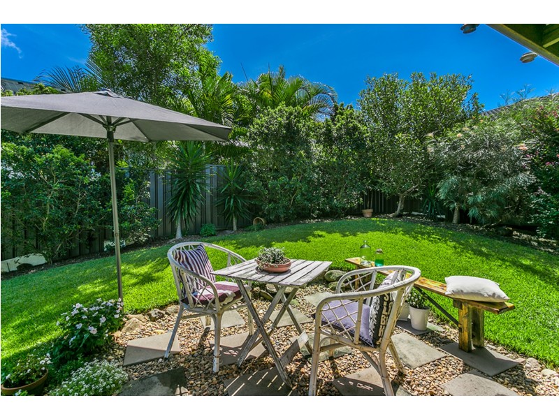 1/2 Palmer Avenue, Ocean Shores NSW 2483