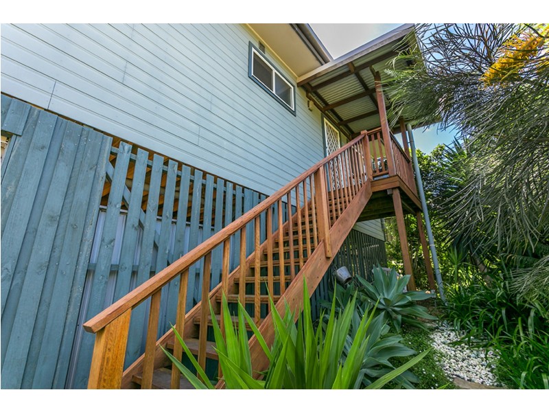 1/2 Palmer Avenue, Ocean Shores NSW 2483