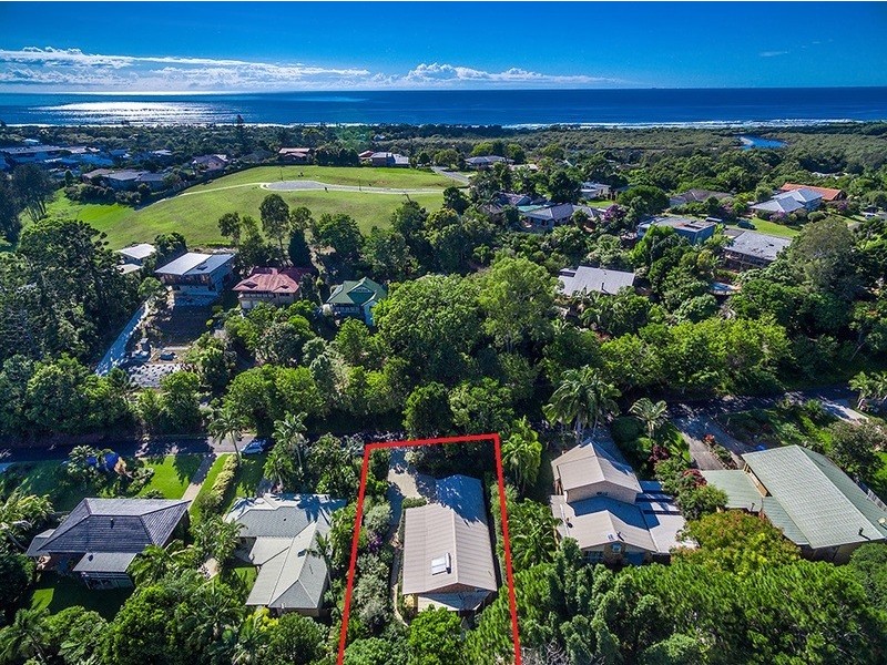 9 Narooma Drive, Ocean Shores NSW 2483