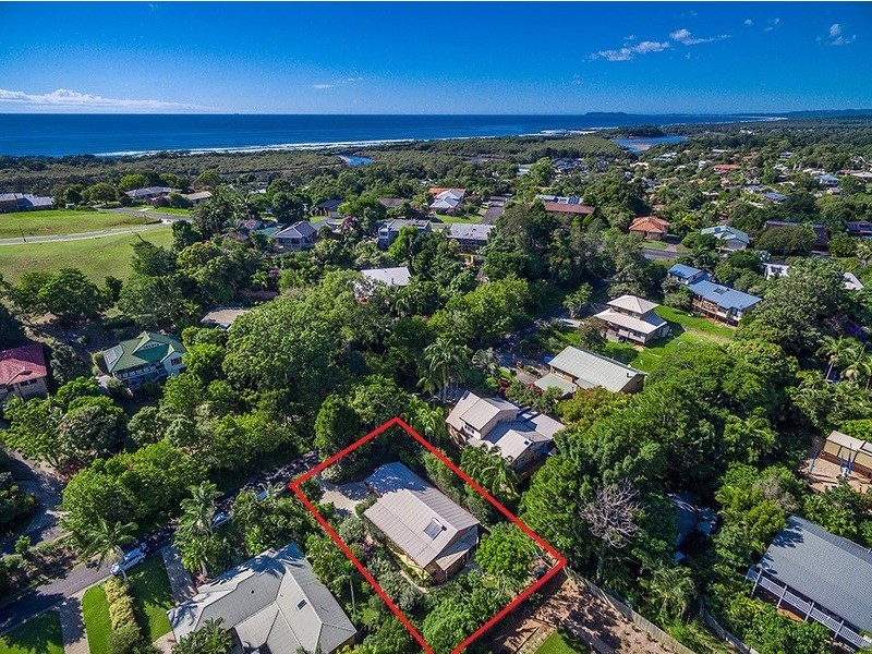 9 Narooma Drive, Ocean Shores NSW 2483