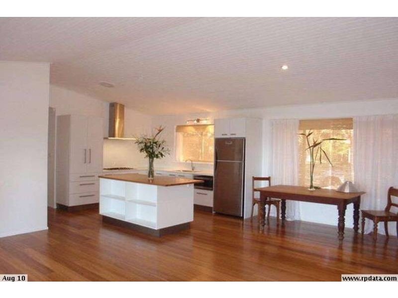 8 Gilba Avenue, Ocean Shores NSW 2483