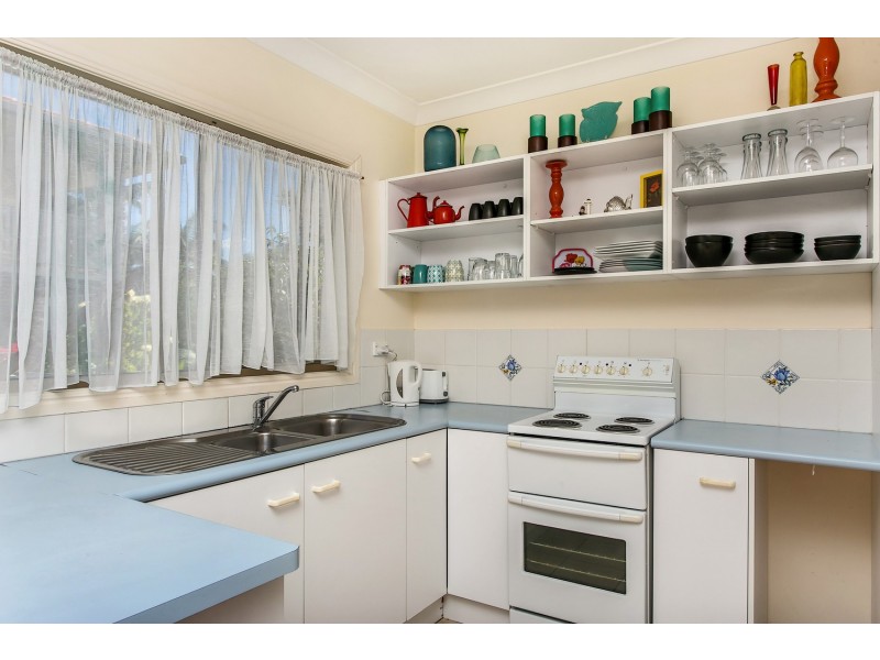 1 Harah Court, Ocean Shores NSW 2483