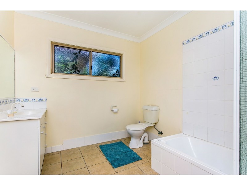 1 Harah Court, Ocean Shores NSW 2483