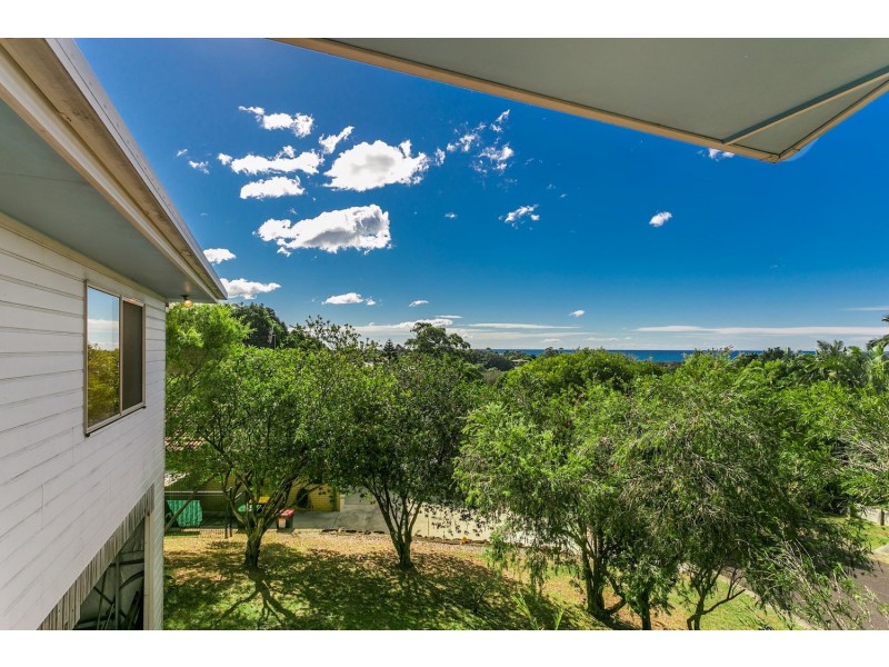 1 Harah Court, Ocean Shores NSW 2483