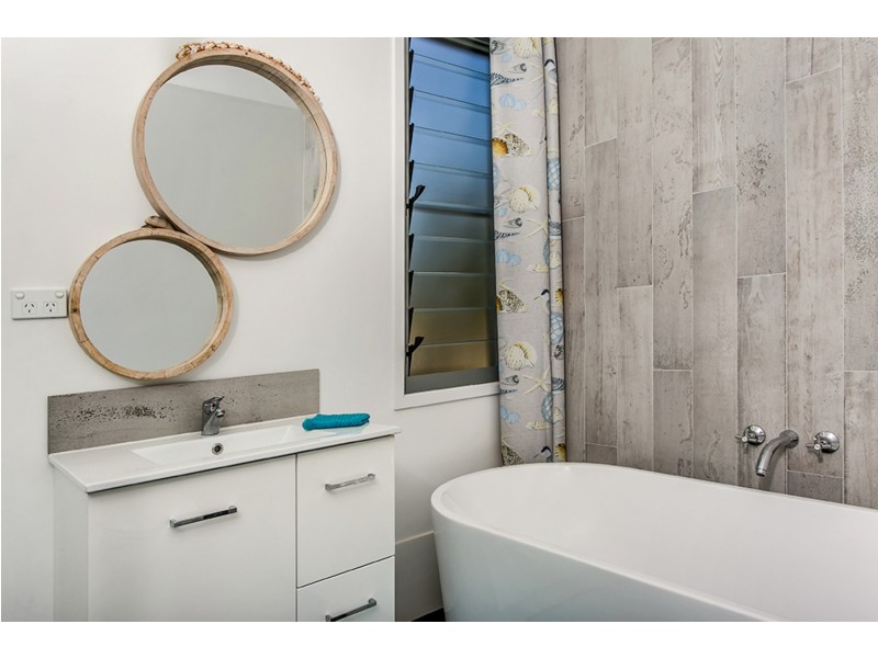 34  Yalla Kool Drive, Ocean Shores NSW 2483