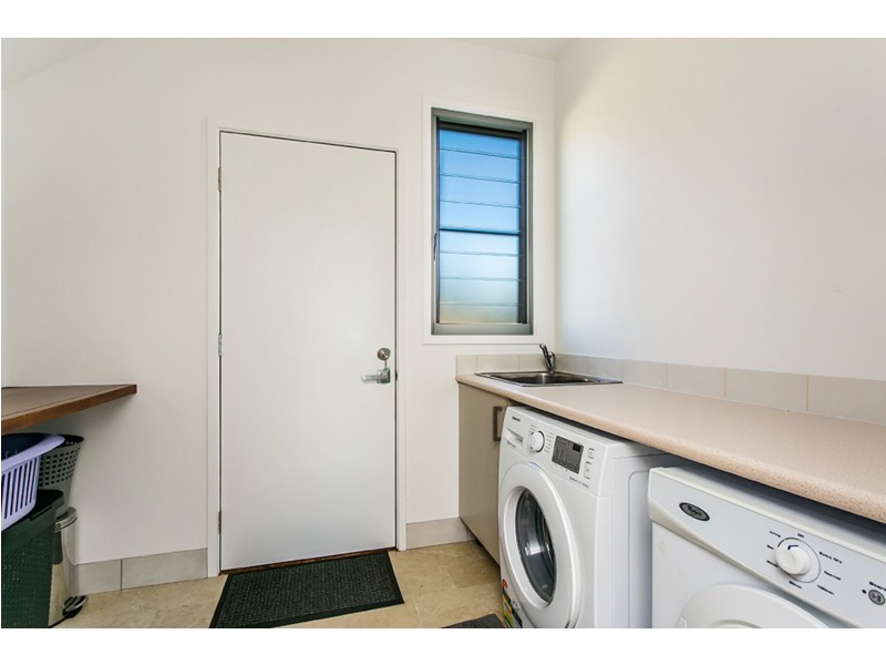 34  Yalla Kool Drive, Ocean Shores NSW 2483