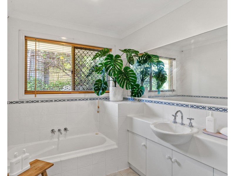 4/2 Nunyar Court, Ocean Shores NSW 2483