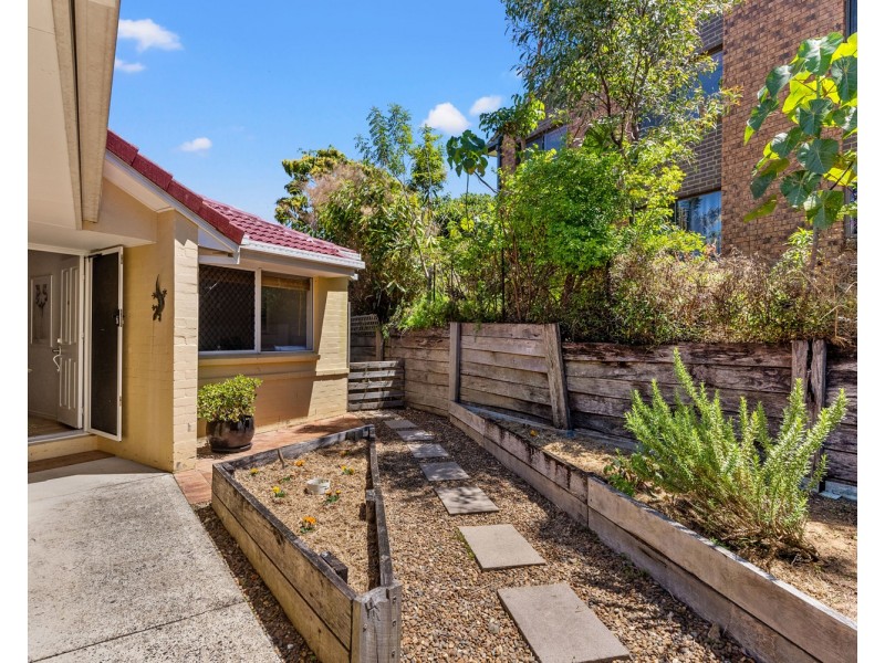 4/2 Nunyar Court, Ocean Shores NSW 2483