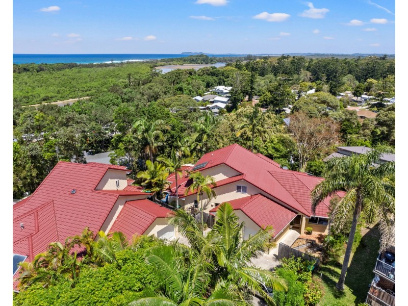 4/2 Nunyar Court, Ocean Shores NSW 2483