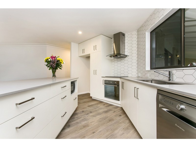 8 Katya Court, Ocean Shores NSW 2483