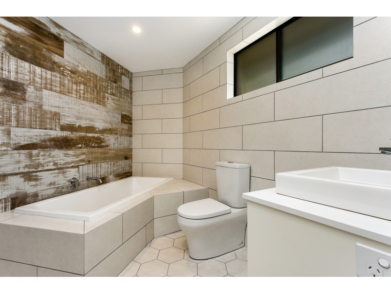 8 Katya Court, Ocean Shores NSW 2483