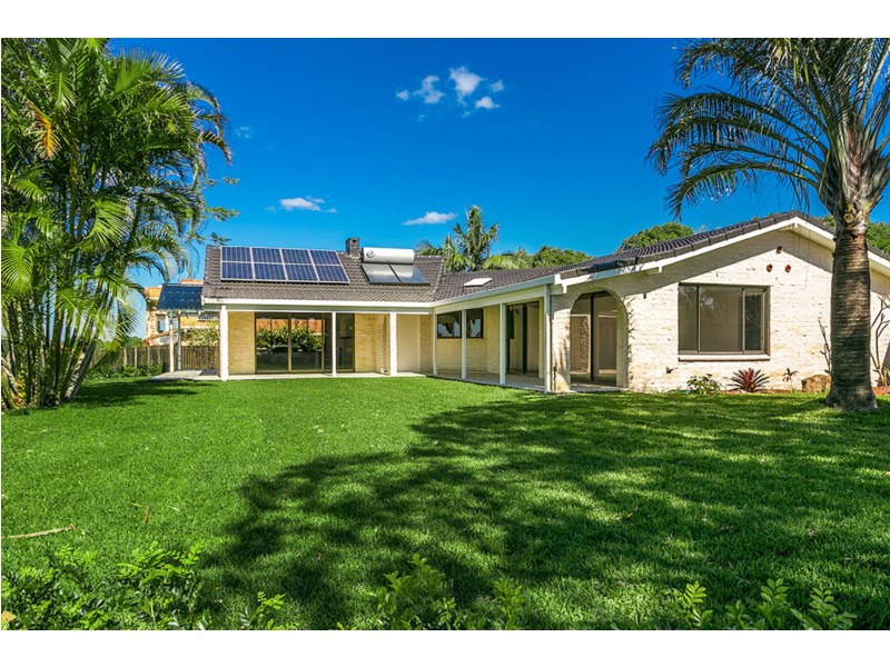 8 Katya Court, Ocean Shores NSW 2483