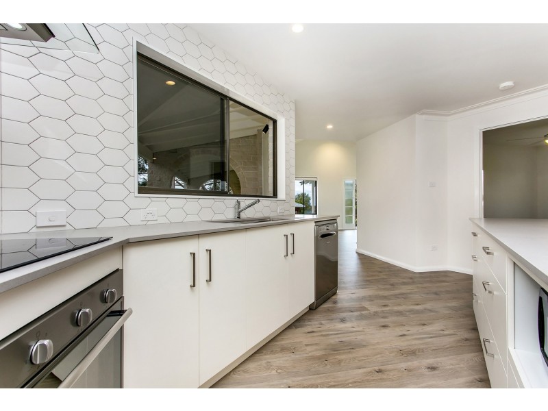 8 Katya Court, Ocean Shores NSW 2483