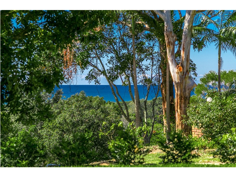 8 Katya Court, Ocean Shores NSW 2483