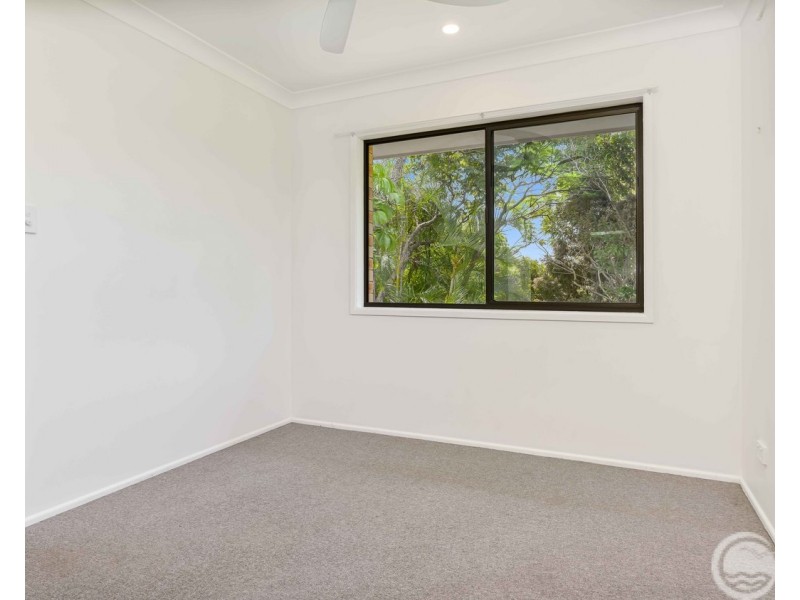 14 Nandroya Avenue, Ocean Shores NSW 2483
