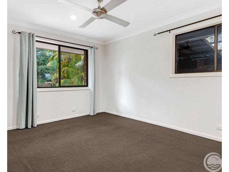 12  Mundarra Avenue, Ocean Shores NSW 2483