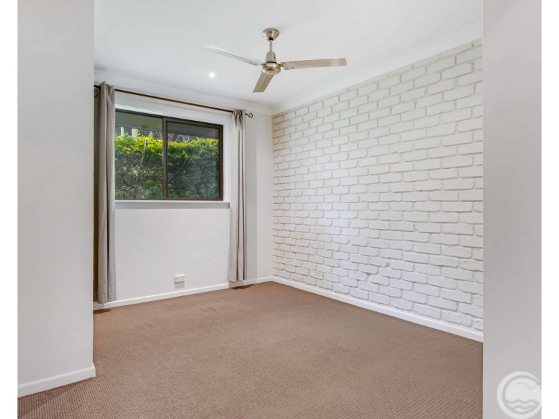 12  Mundarra Avenue, Ocean Shores NSW 2483