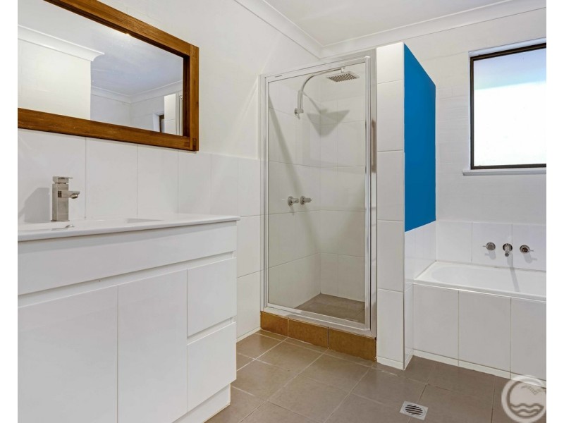 12  Mundarra Avenue, Ocean Shores NSW 2483