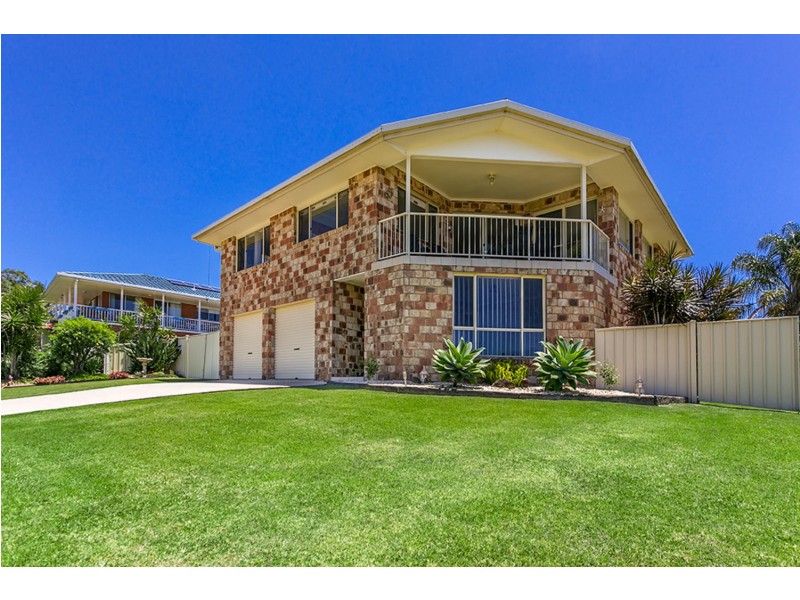 36 Yalla Kool Drive, Ocean Shores NSW 2483